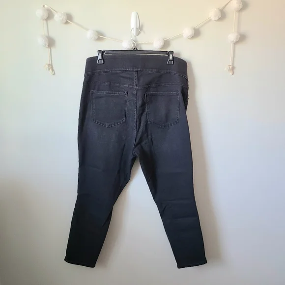 Old Navy Rockstar High Rise Super Skinny Jeggings - Picture 5 of 8